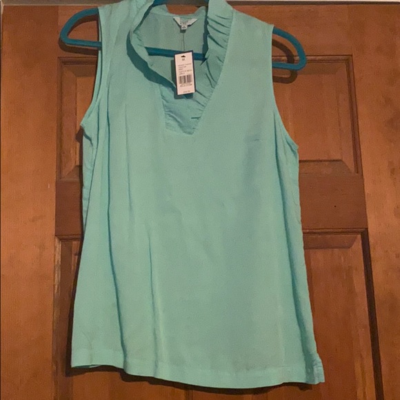 crown & ivy Tops - Women’s sleeveless blouse